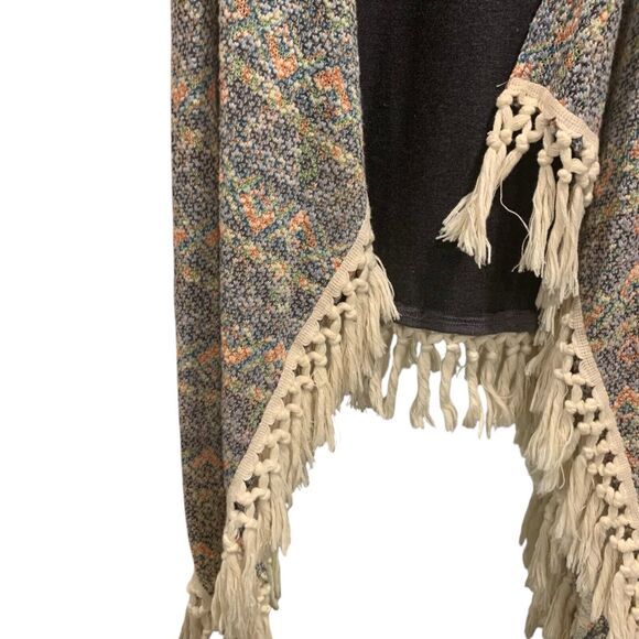 Umgee Womens Sleeveless Open Front Tasseled Mid Length Cardigan S/M Boho Western - Picture 2 of 8